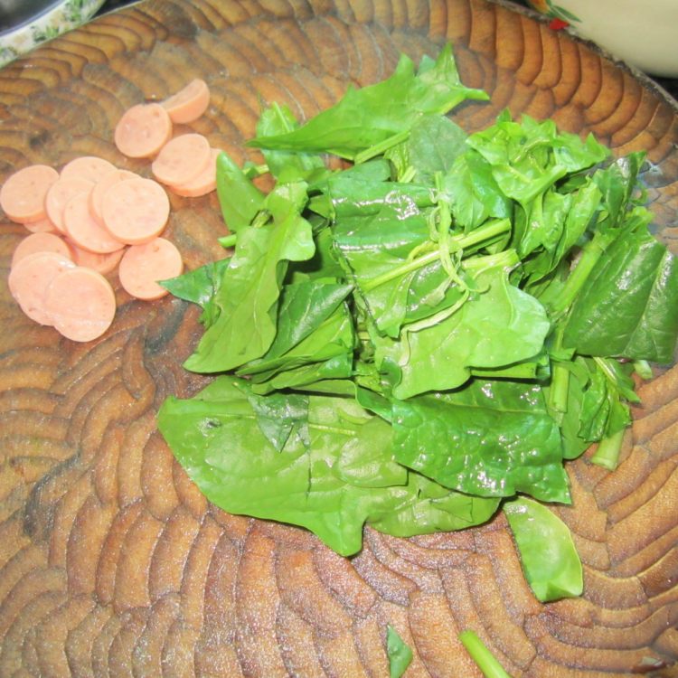 火腿菠菜炒饭步骤1