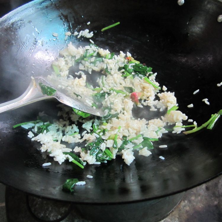 火腿菠菜炒饭步骤7