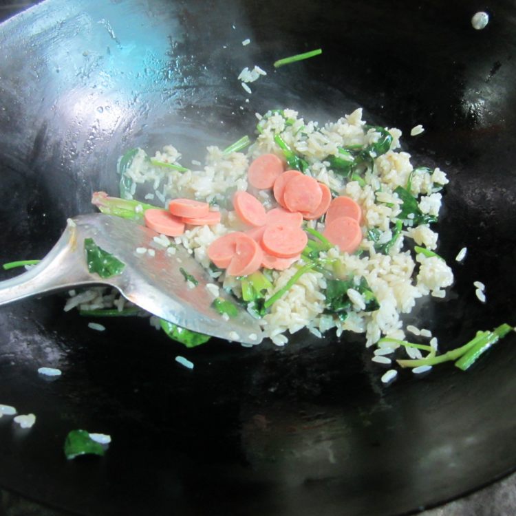 火腿菠菜炒饭步骤8