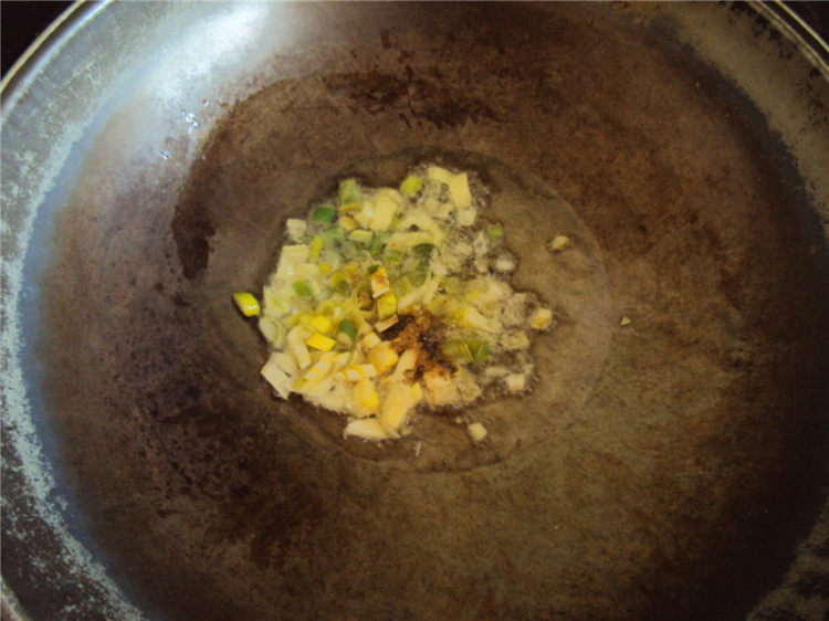 青椒土豆片炒火腿步骤6