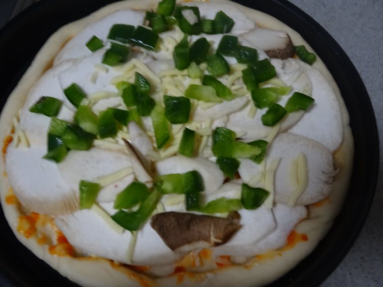 杏鲍菇火腿披萨步骤8