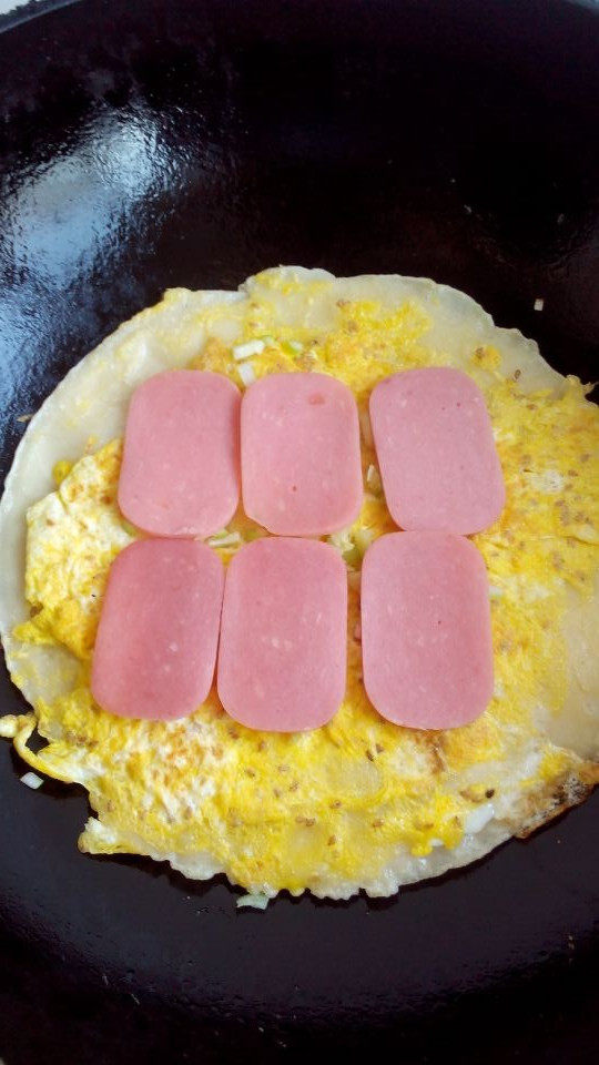 火腿鸡蛋卷饼步骤13