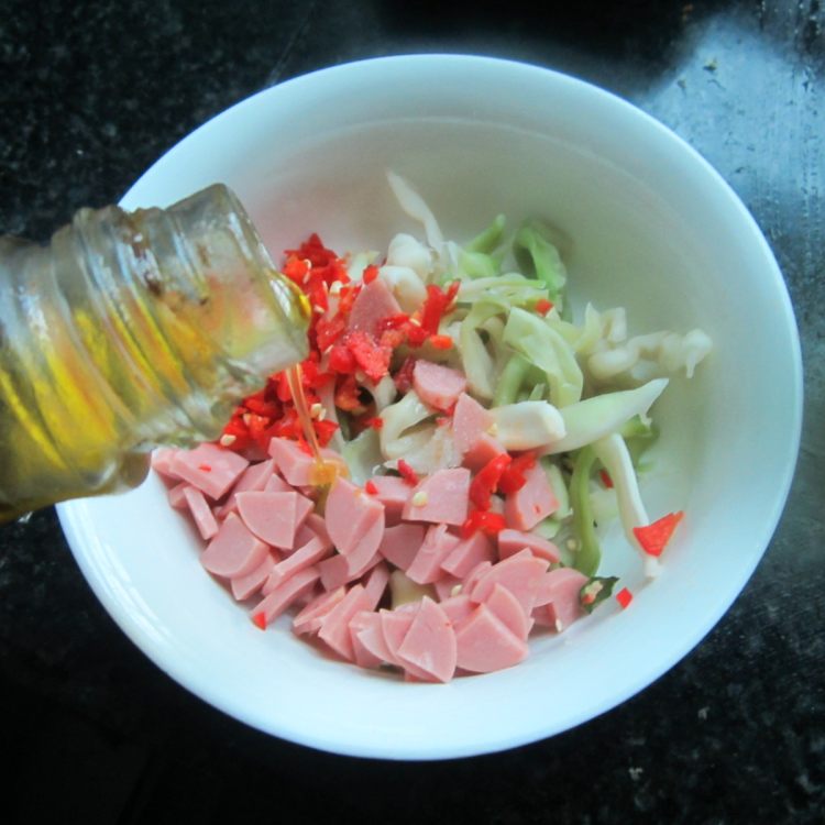 凉拌火腿榨菜丝步骤6