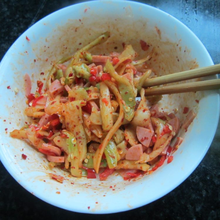 凉拌火腿榨菜丝步骤9