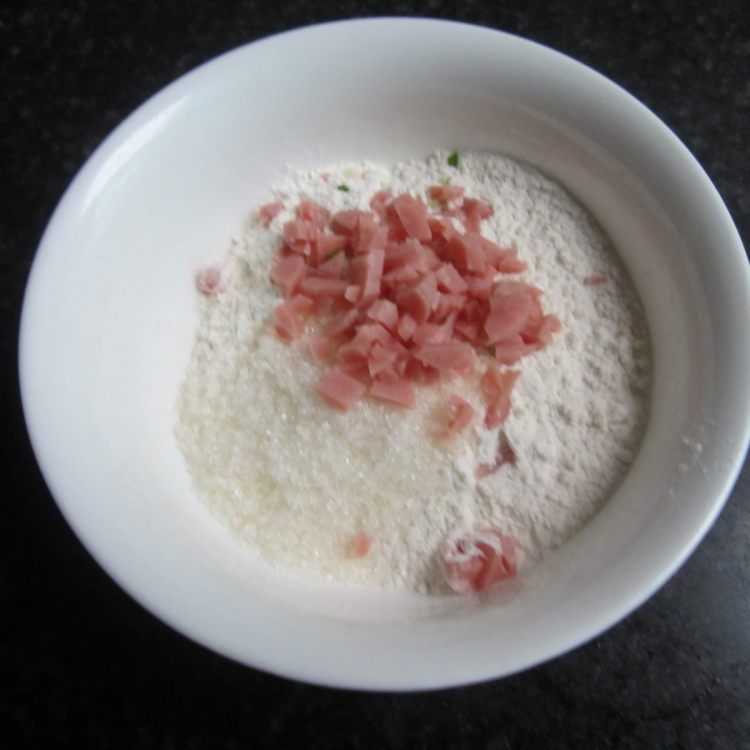 鸡蛋火腿煎饼步骤5