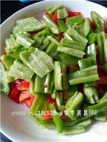 双椒炒火腿步骤2