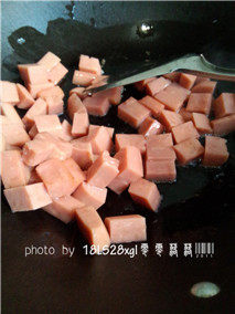 双椒炒火腿步骤3