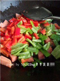 双椒炒火腿步骤4