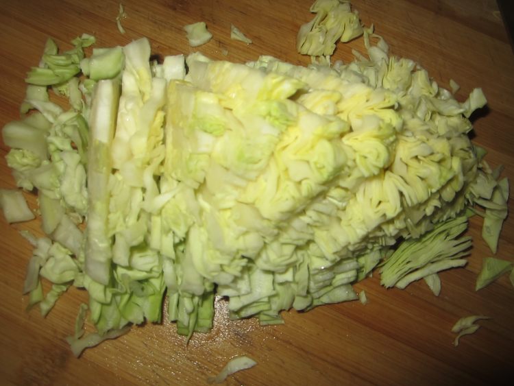 卷心菜火腿疙瘩汤步骤1