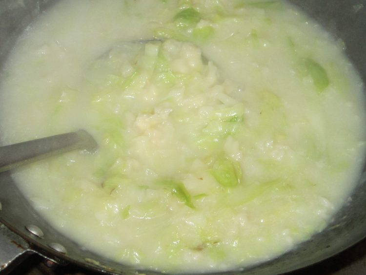 卷心菜火腿疙瘩汤步骤6
