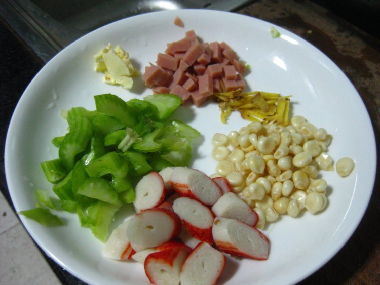 蟹味玉米芹菜浓汤步骤2