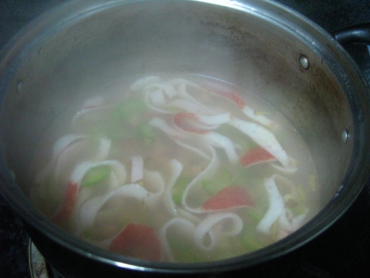 蟹味玉米芹菜浓汤步骤8