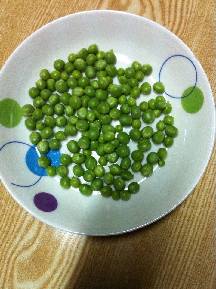 豌豆炒火腿步骤1