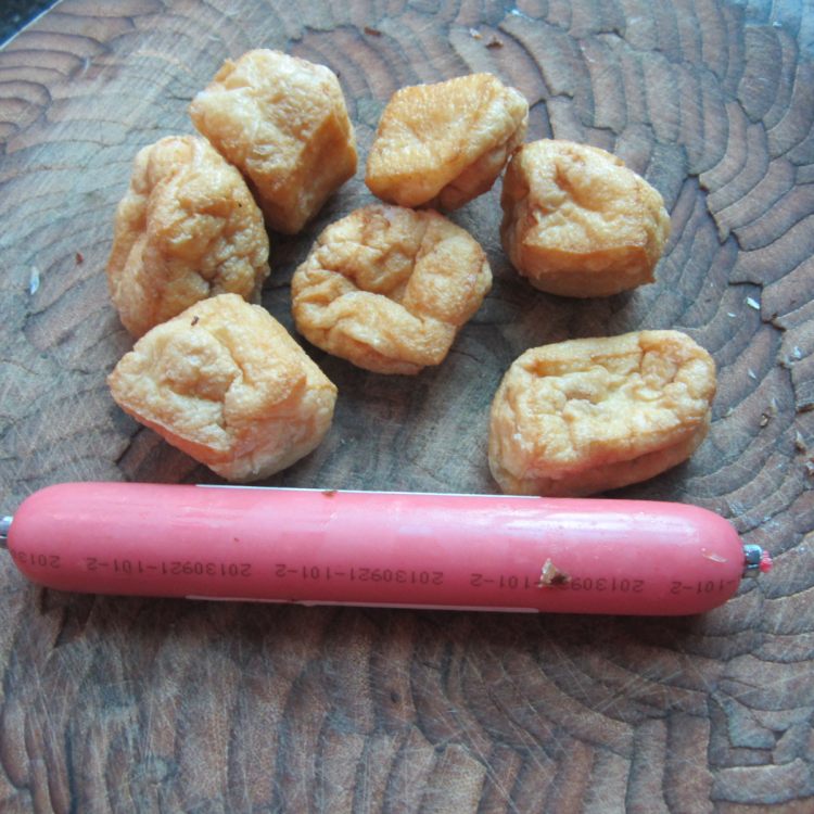 油豆腐炒火腿步骤1