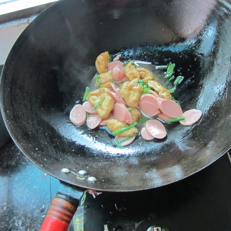 油豆腐炒火腿步骤12