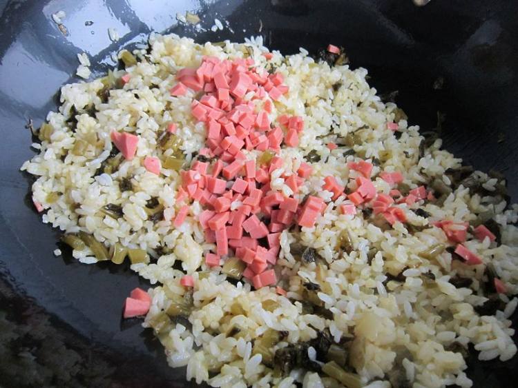 雪里蕻蛋炒饭步骤9