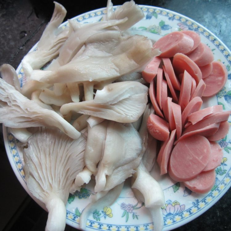 火腿蘑菇汤步骤2