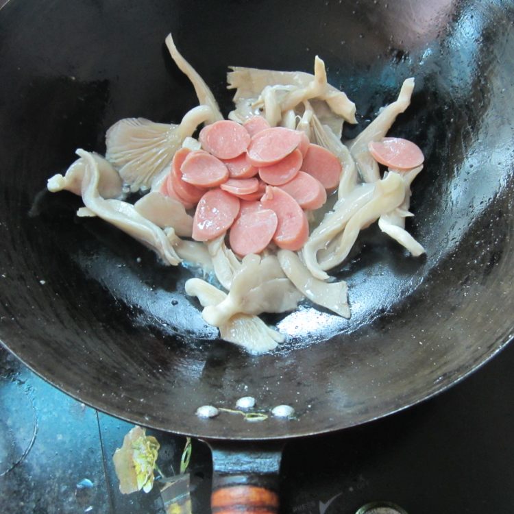 火腿蘑菇汤步骤6