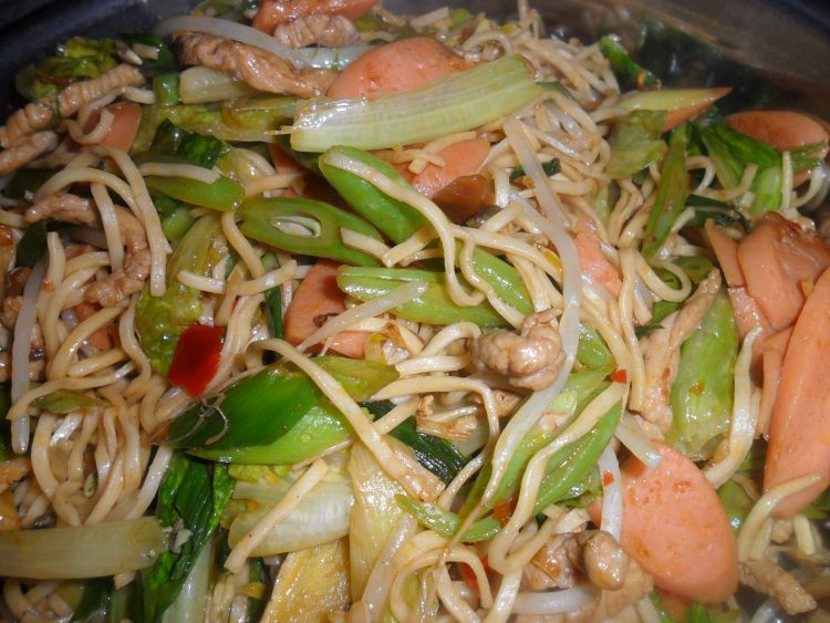 肉丝火腿炒面步骤5