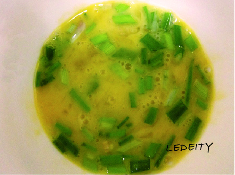 彩椒火腿蛋炒饭步骤3