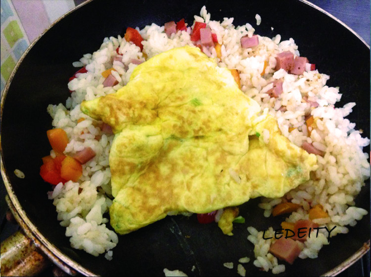 彩椒火腿蛋炒饭步骤8