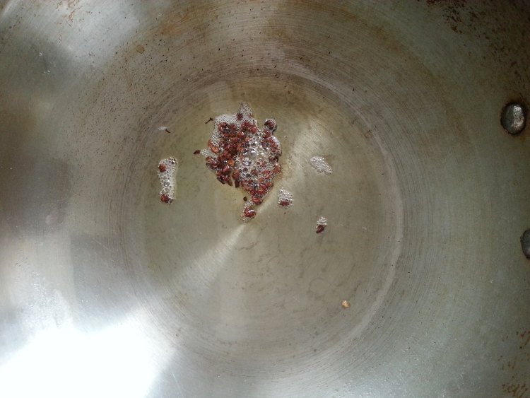 土豆蒜苔炒火腿步骤6