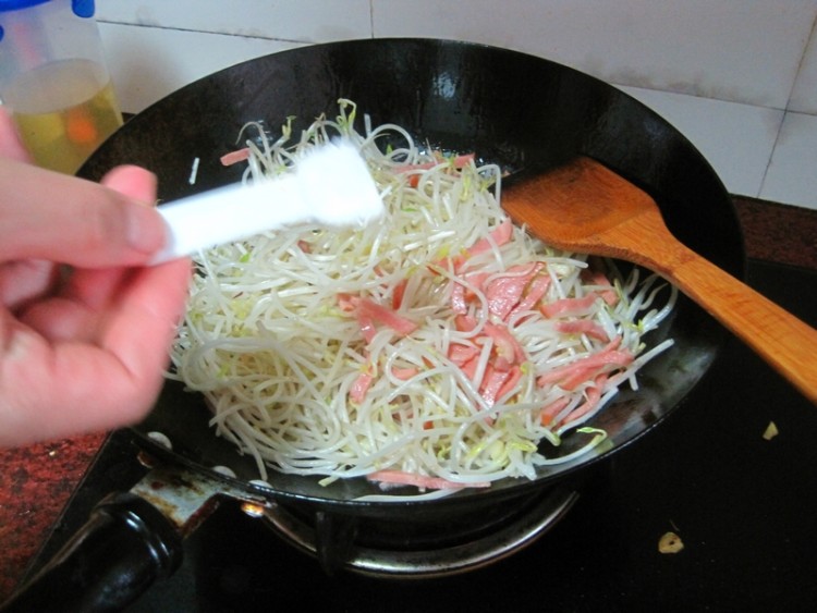 银芽火腿丝步骤7