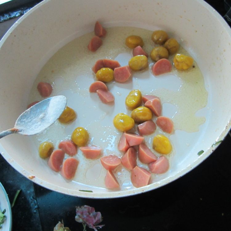 板粟炒火腿步骤5