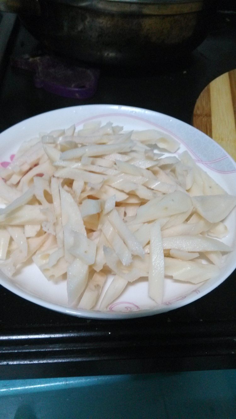 藕条炒火腿步骤3