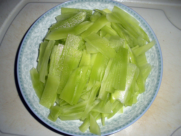 青笋炒火腿步骤4