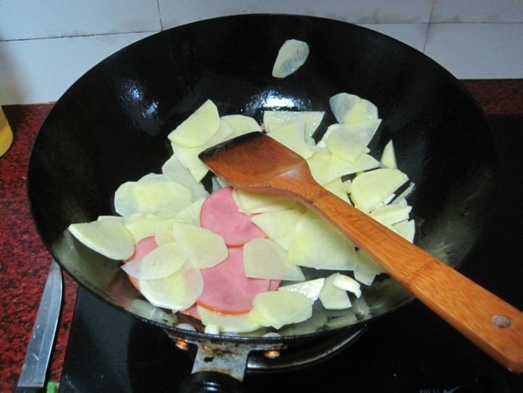 辣白菜炒土豆片步骤6