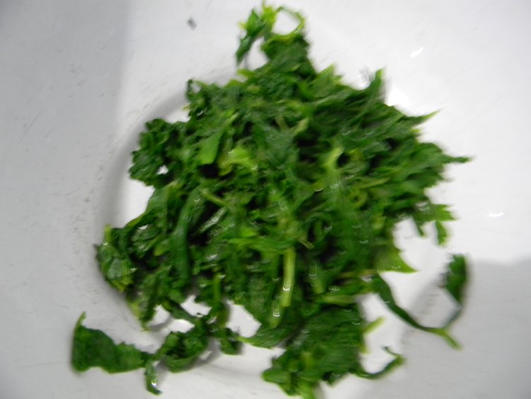 芹菜叶火腿辣酱步骤4