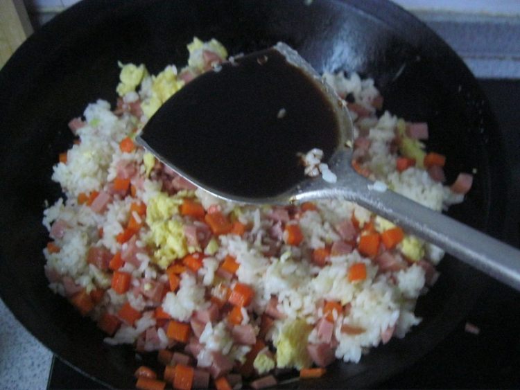 火腿胡萝卜蛋炒饭步骤11