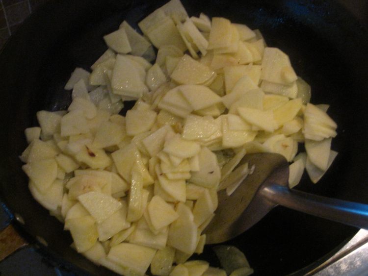 火腿炒土豆片步骤6