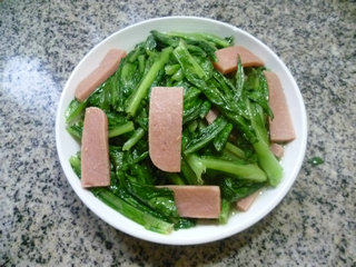 火腿片炒油麦菜步骤9
