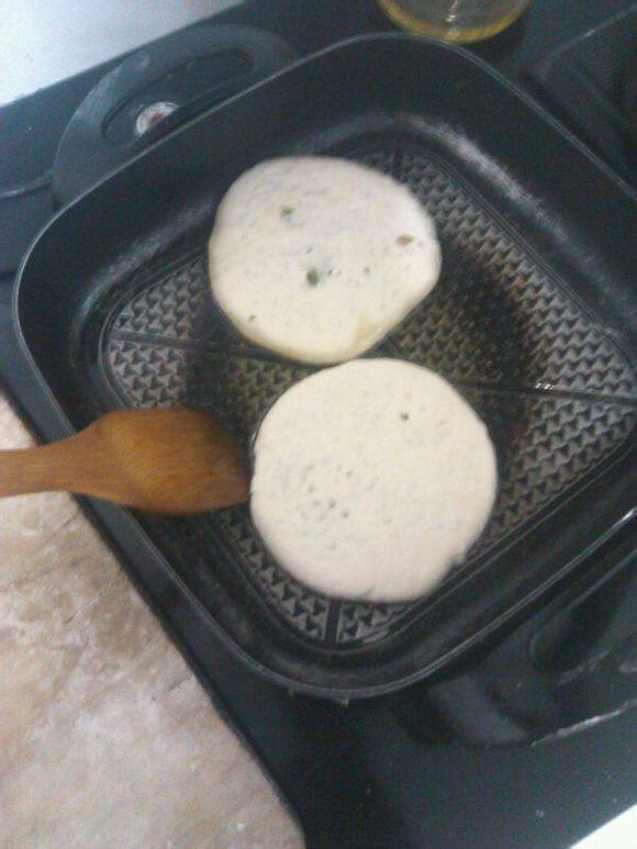 青椒火腿馅饼步骤9