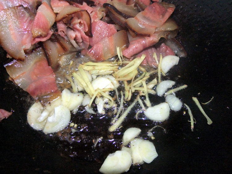 农家炒火腿步骤4