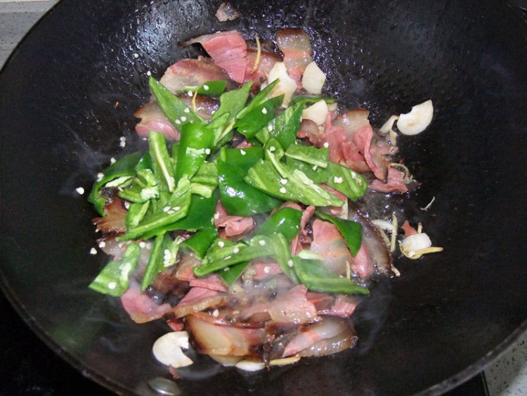 农家炒火腿步骤5