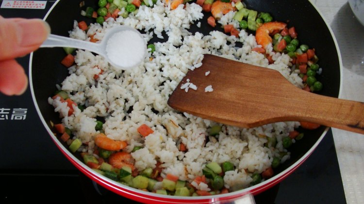 鲜虾火腿蛋炒饭步骤10