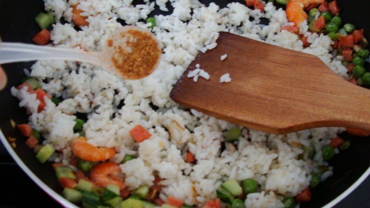 鲜虾火腿蛋炒饭步骤11