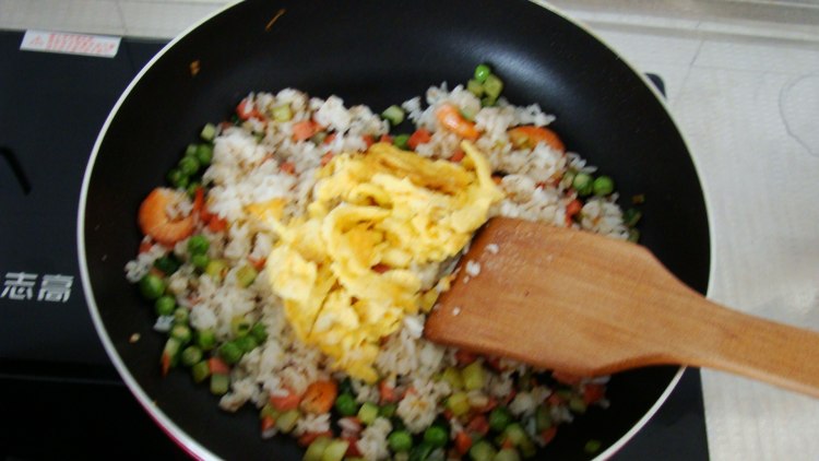 鲜虾火腿蛋炒饭步骤12