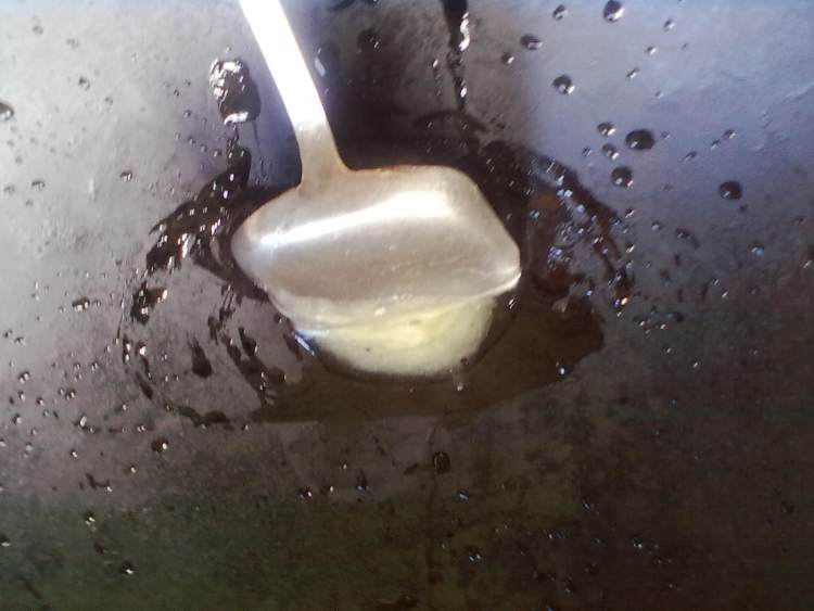 番茄平菇火腿汤步骤2