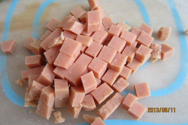 青椒火腿炒饭步骤2