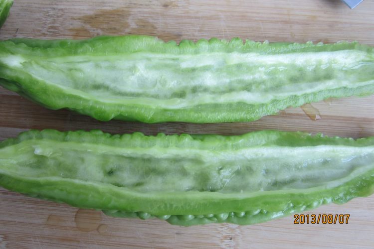 苦瓜火腿蛋饼步骤1