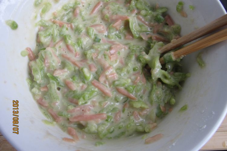苦瓜火腿蛋饼步骤6
