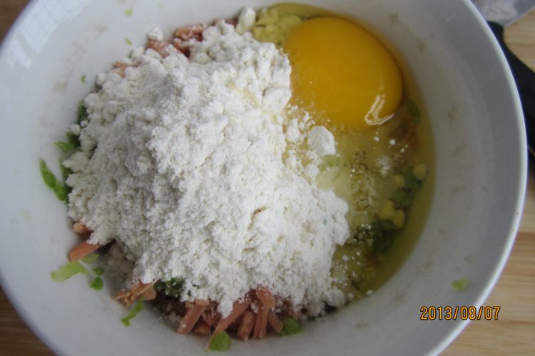 苦瓜火腿蛋饼步骤5