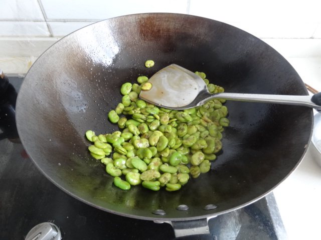 蚕豆火腿炒蛋步骤14