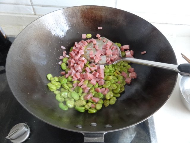 蚕豆火腿炒蛋步骤15