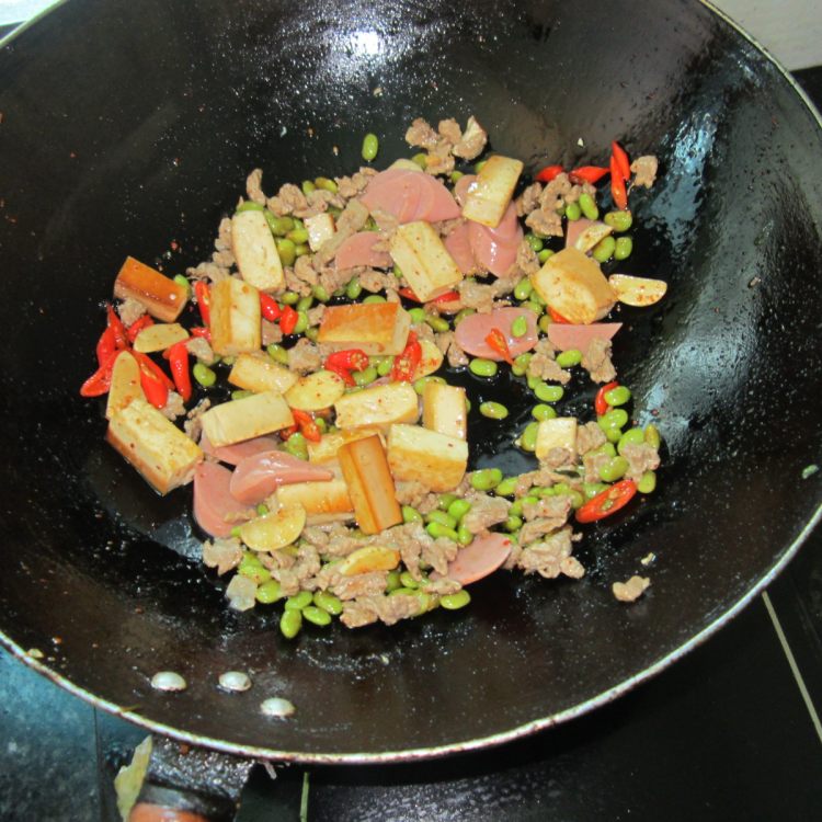 黄豆火腿豆腐混炒步骤8