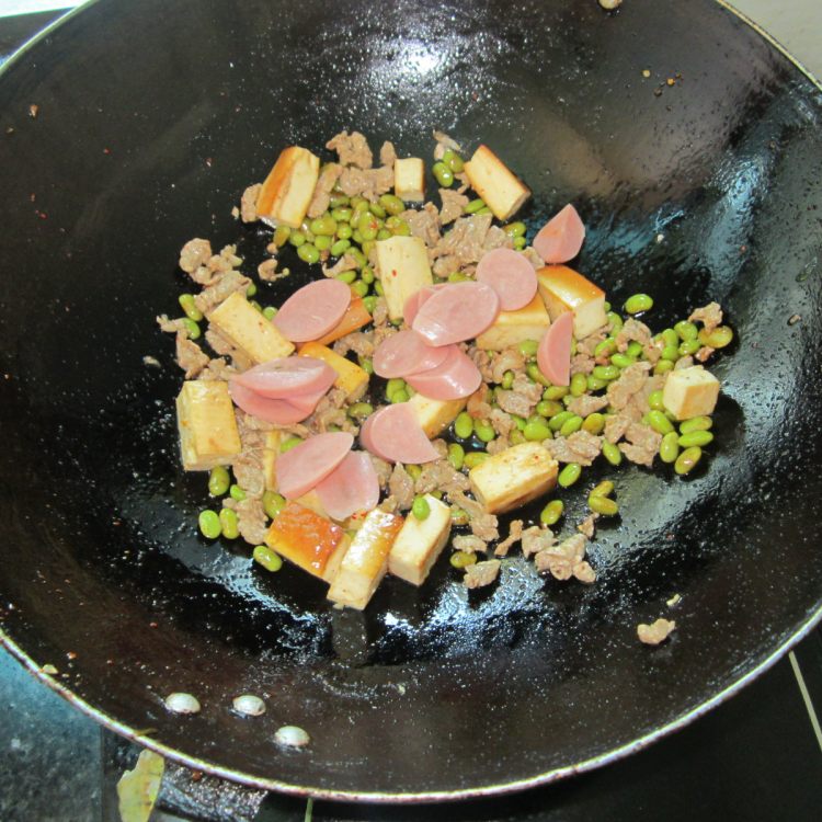 黄豆火腿豆腐混炒步骤7